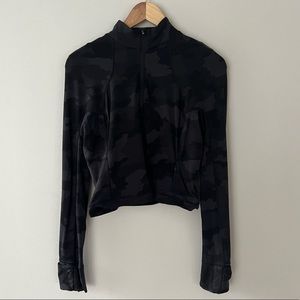 Lululemon Crop Fitted Quarter Zip SZ 8